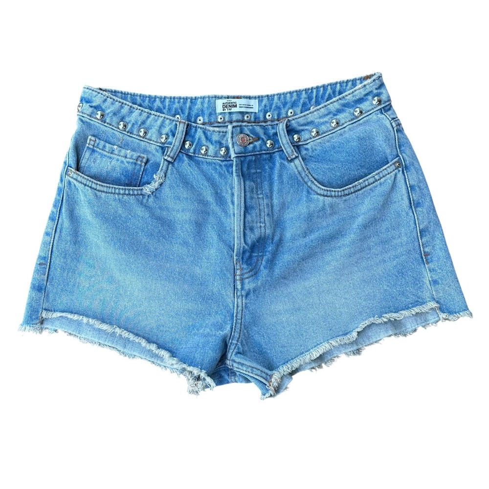 Zara TRF Studded Denim Shorts Light Wash Blue High Rise Frayed Hem Faded Size 8